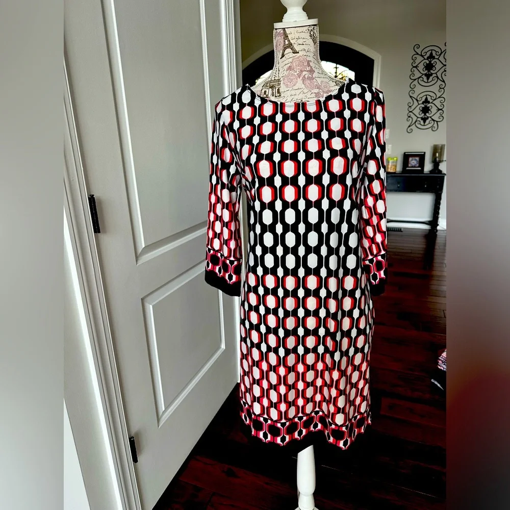 Dress - Picture 1 of 2